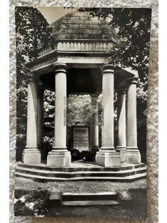 Keszthely, Helikon emlékmű 1964.