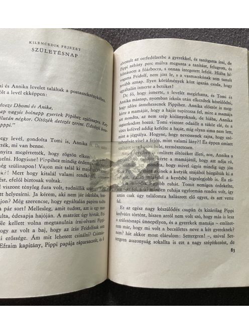 Astrid Lindgren: Harisnyás Pippi, Pöttyös könyvek