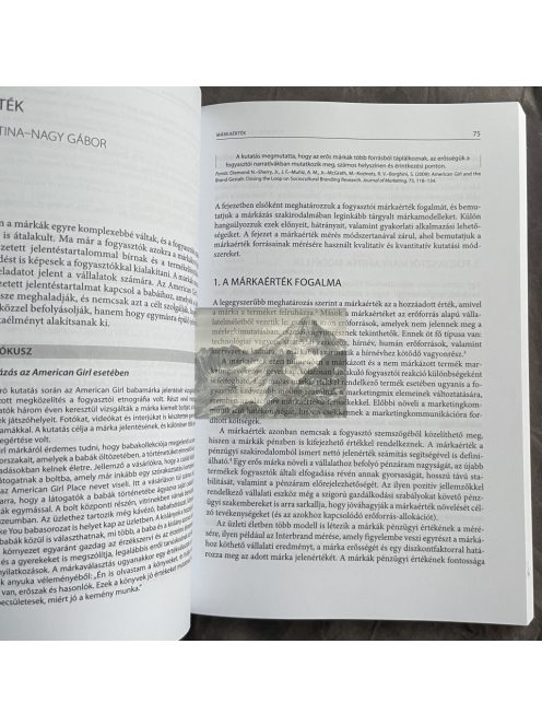 Bauer Adrás: Márkamenedzsment