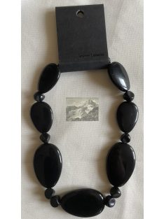 Vintage stílusú fekete műanyag nyaklánc