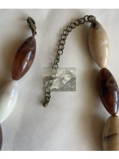   Márványhatású gyöngy nyaklánc – természetes földszínekben